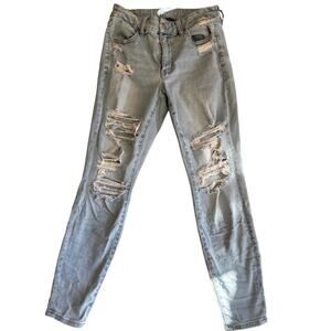 American Eagle Distressed/Ripped Curvy High Rise Jegging  Size 6 in Light Blue